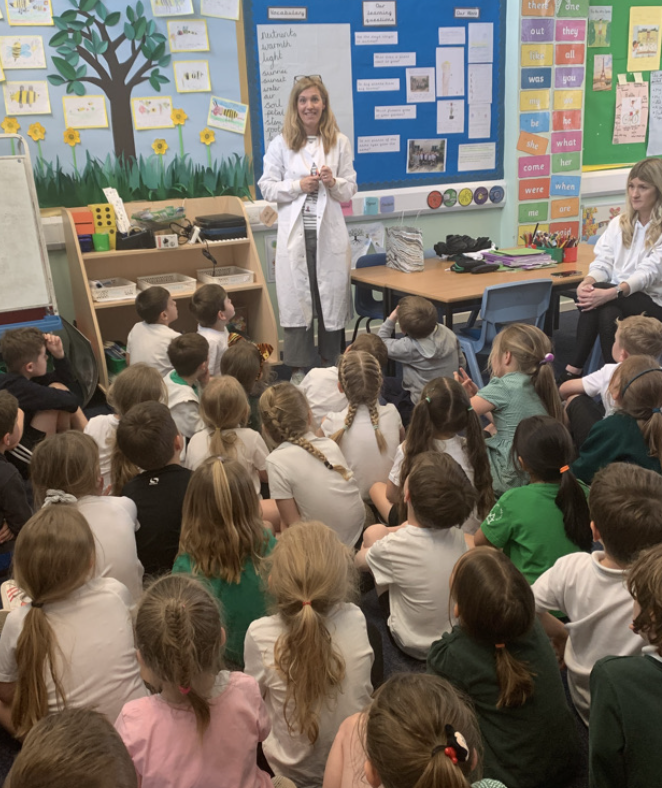 Learning how bacteria grow from the germs on our hands 