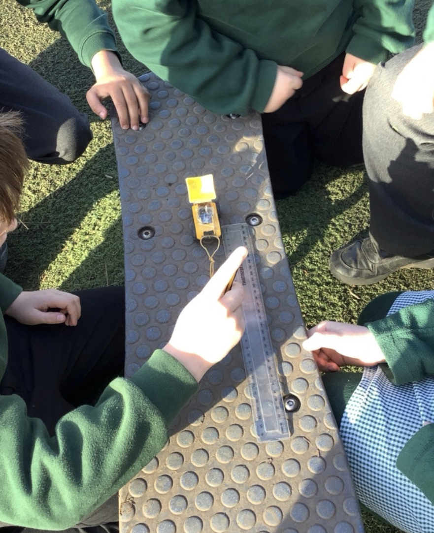 Fair testing with friction 